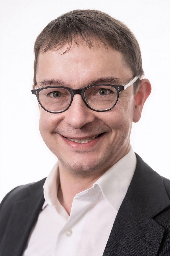 alt="Andreas Figel"